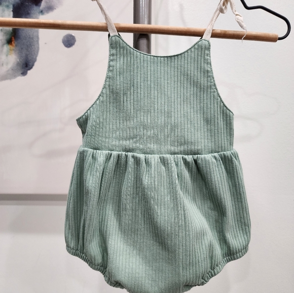 Cutest ever baby girls 6-12 mo. light green/ blue ribbed romper with rainbow 🌈 - Picture 3 of 16